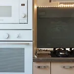 Luxury Flat 9 Near Metro דירה בוקרשט