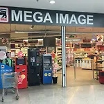 Luxury Flat 9 Near Metro דירה