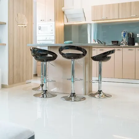 Апартаменти Luxury Flat 9 Near Metro Бухарест