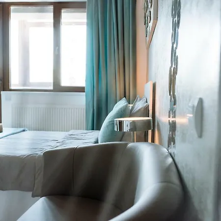 Luxury Flat 9 Near Metro * בוקרשט