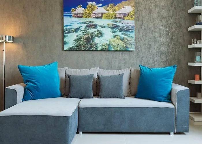 Luxury Flat 9 Near Metro