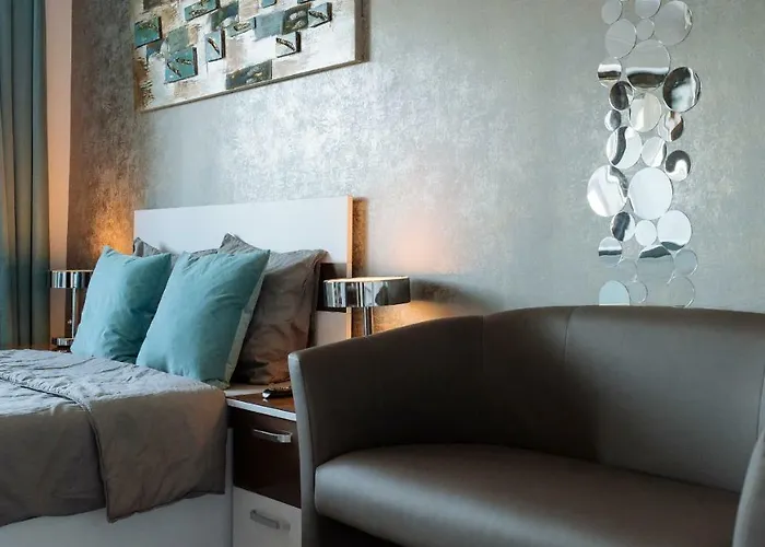 Luxury Flat 9 Near Metro *