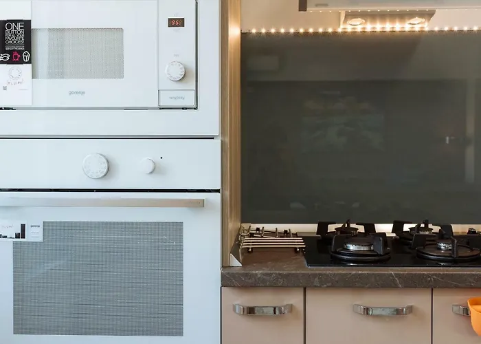 Luxury Flat 9 Near Metro Appartement Boekarest