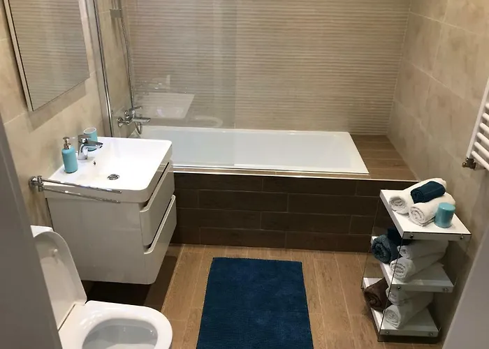 Luxury Flat 9 Near Metro Apartament