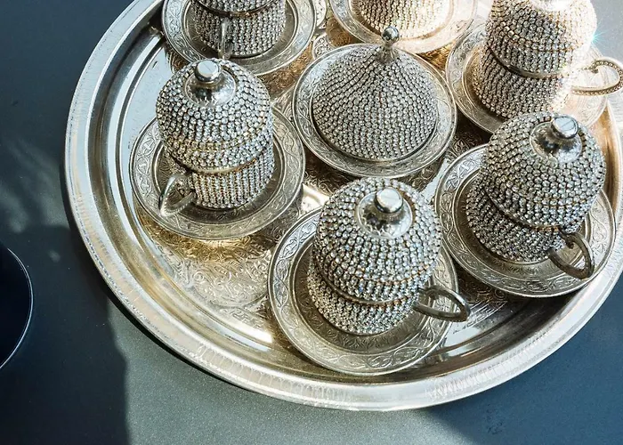 Luxury Flat 9 Near Metro